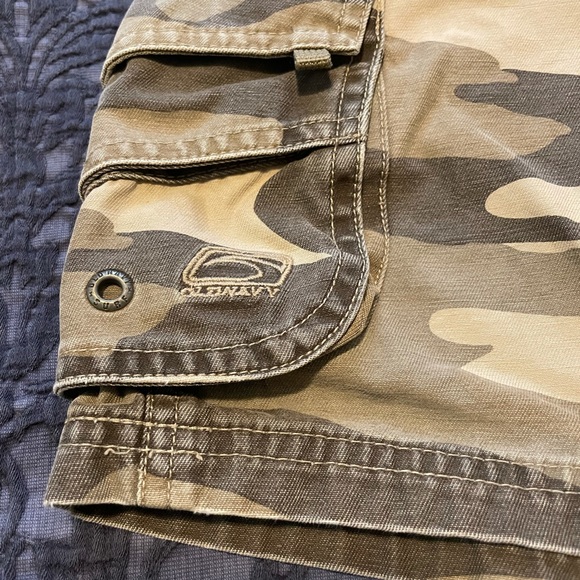 Old Navy Sz 5 Slim Army Green Tan Camo Cargo Short - Picture 4 of 4